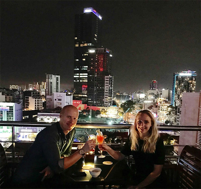 胡志明市的西贡屋顶酒吧