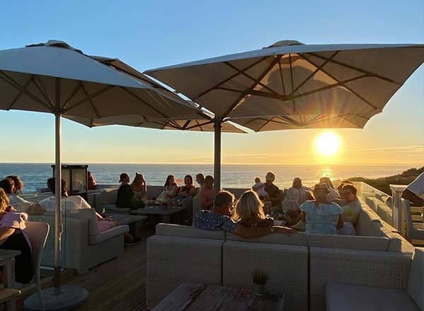 屋顶酒吧玛丽亚的餐厅和海滩在阿尔加维