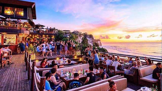 巴厘岛的屋顶酒吧