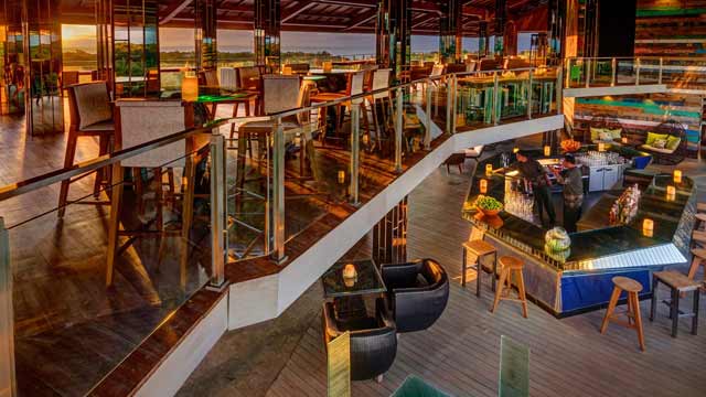 巴厘岛独一无二的屋顶酒吧