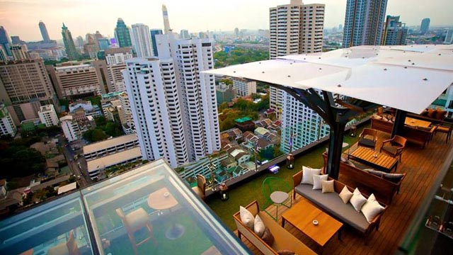 曼谷十一号楼上的屋顶酒吧