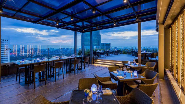 曼谷屋顶酒吧“蓝天”