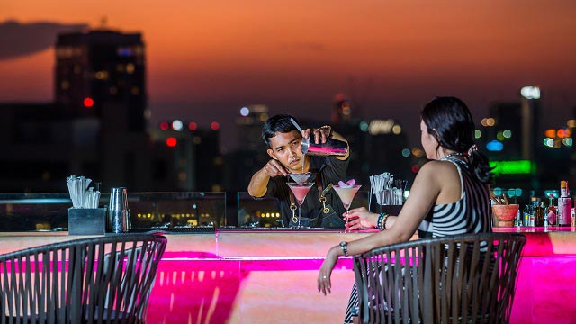 曼谷屋顶酒吧香草天空