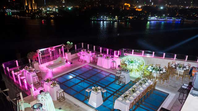 开罗凯宾斯基尼罗河酒店的屋顶泳池酒吧