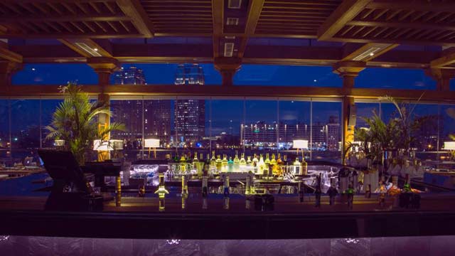 开罗的屋顶酒吧crisom bar & Grill
