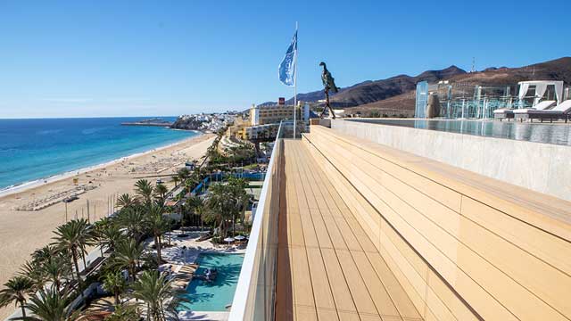 加那利群岛Jandia Playa罗宾逊俱乐部屋顶酒吧(Fuerteventura)