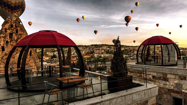 卡帕多西亚Carus Cappadocia酒店的屋顶酒吧Haruna餐厅