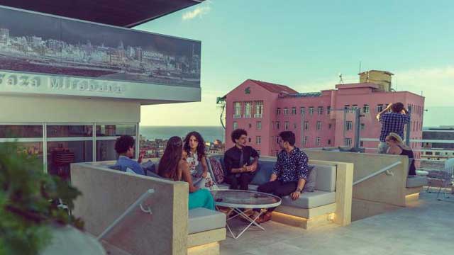 屋顶酒吧米拉巴纳酒吧在伊贝罗斯塔帕克·中央在哈瓦那