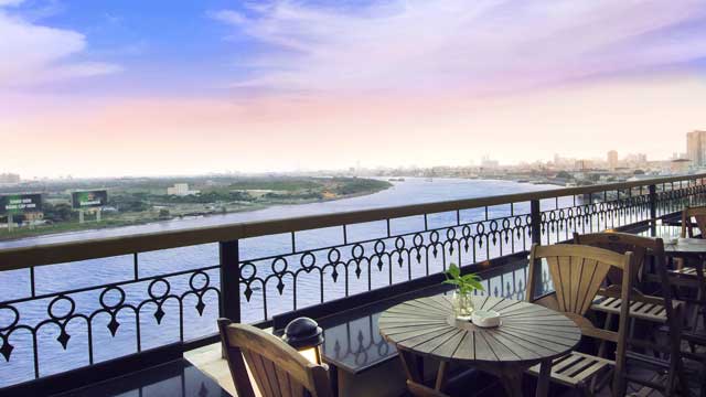 屋顶酒吧M酒吧在胡志明宏伟的西贡酒店
