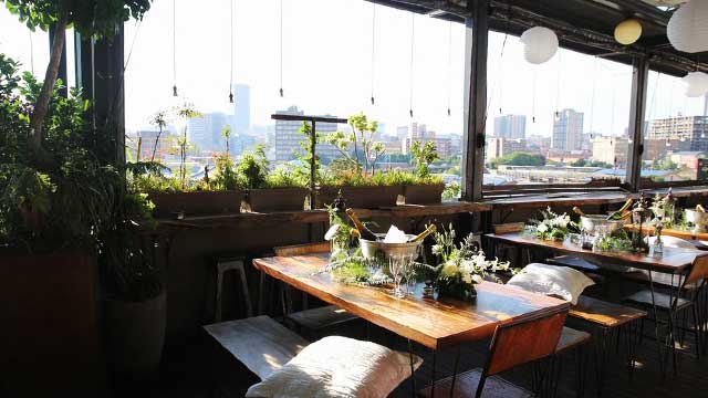屋顶酒吧Living Room Rooftop Café位于约翰内斯堡