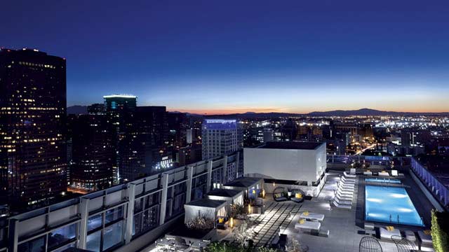 洛杉矶的Ritz-Carlton屋顶酒吧