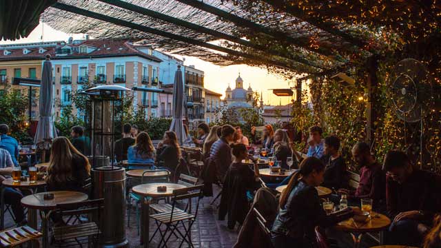 马德里的屋顶酒吧El Viajero