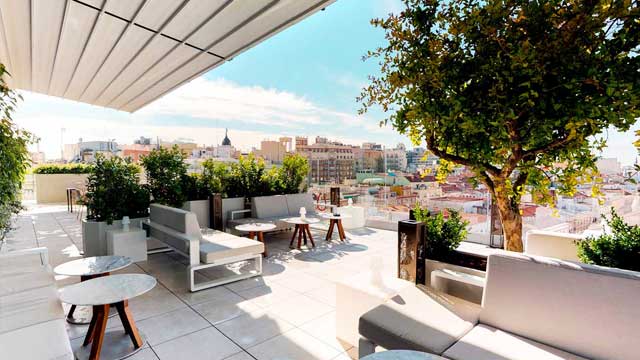 屋顶酒吧银杏餐馆＆天空酒吧在马德里