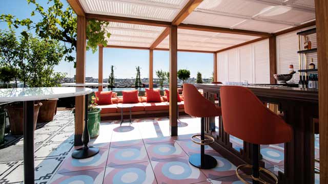 屋顶酒吧Picos Pardos天空酒廊在马德里保佑酒店马德里