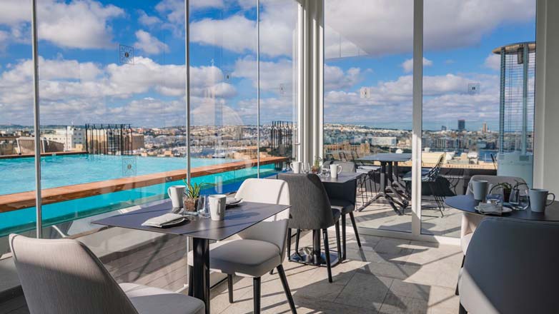 马耳他大使馆的屋顶餐厅和酒廊