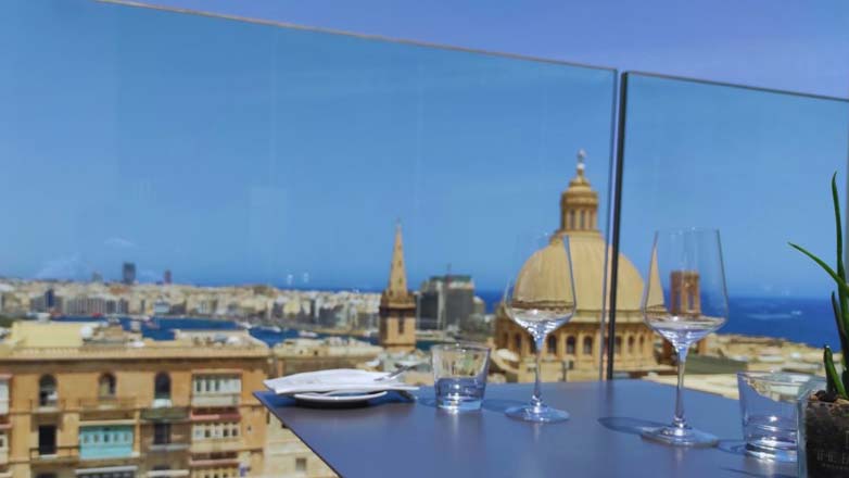 马耳他大使馆的屋顶餐厅和酒廊