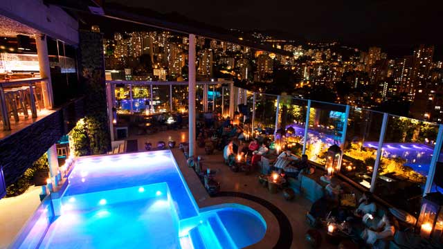 屋顶酒吧嫉妒屋顶在Medellín