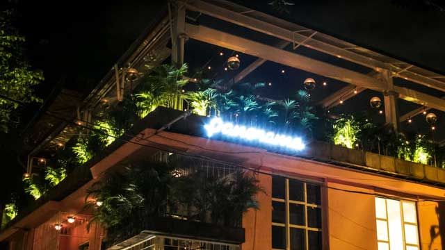 全景图Medellín的屋顶酒吧