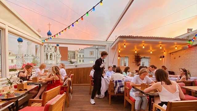 莫斯科的Schastye屋顶酒吧餐厅