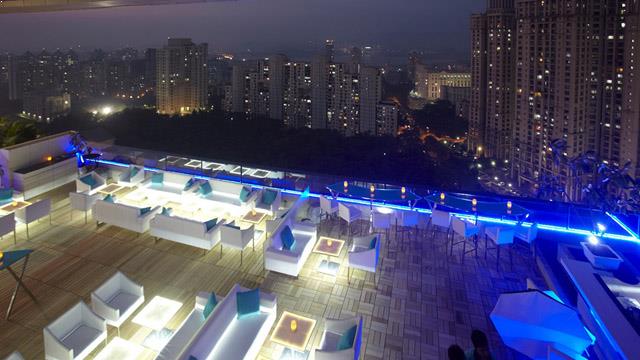 孟买的屋顶酒吧微风餐厅