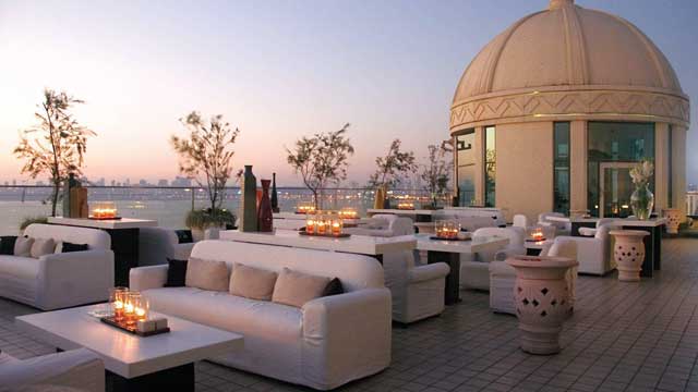 孟买海滨大道的屋顶酒吧Dome
