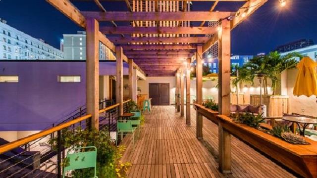 屋顶酒吧Piscobar & Rooftop at Catahoula Hotel in New Orleans