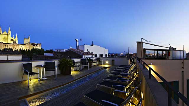 屋顶酒吧酒店Tres在帕尔马