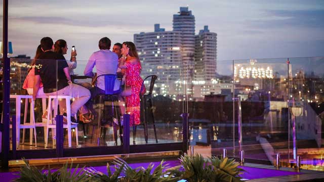 屋顶酒吧萨尔瓦尔屋顶在巴拿马城
