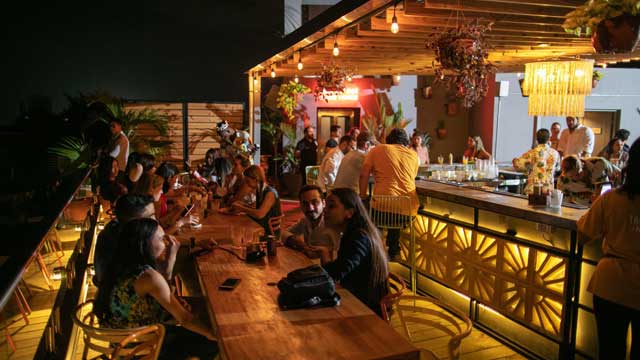 巴拿马城的屋顶酒吧Selina屋顶