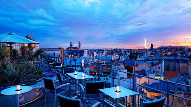 巴黎屋顶上的43号屋顶酒吧