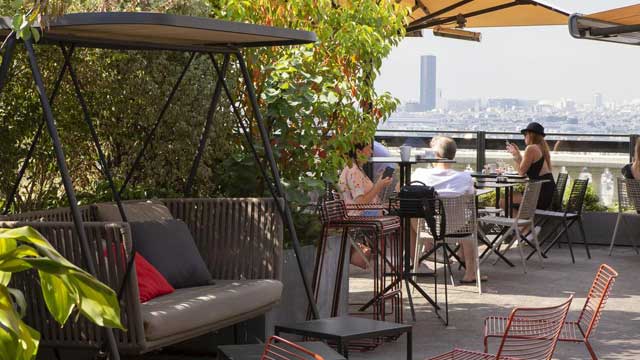 屋顶酒吧Terrass“餐厅和酒吧在巴黎