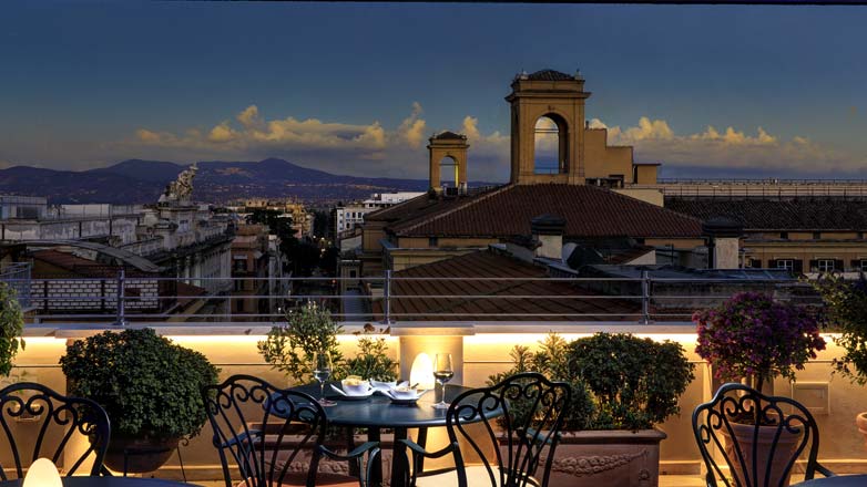 罗马玛赛拉皇家酒店的屋顶酒吧