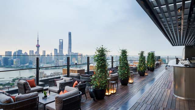 上海宝格丽酒店的屋顶酒吧La Terrazza