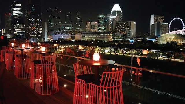新加坡的天台酒吧Aura Sky Lounge
