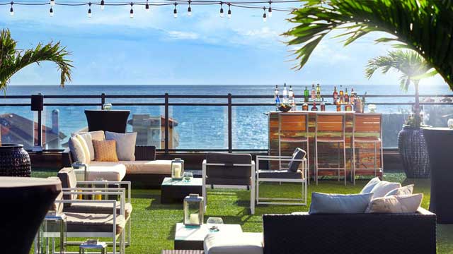 在坦帕湾萨莫拉酒店360°屋顶酒吧